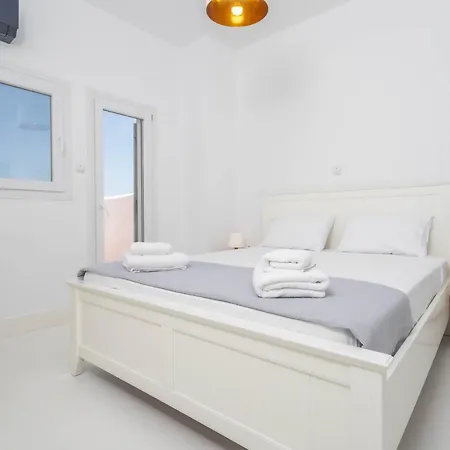 Aphroditi House *