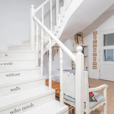 Aphroditi House *